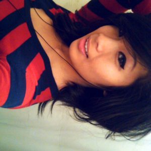 Linh, 27 ans — Suce mon doigt de pied ou casse-toi Linh - rencontre-Dominatrice-Montpellier