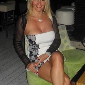Carine - rencontre-Dominatrice-Saint-Brieuc