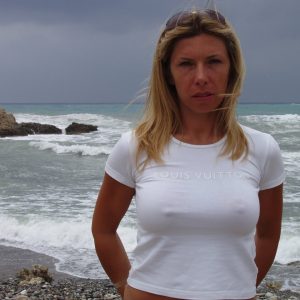 Besoin de rabaisser un homme qui mérite de l’être Roxane - rencontre-Dominatrice-Béziers