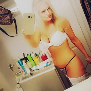 46 ans et prêt à punir Mélina - rencontre-Dominatrice-Mérignac