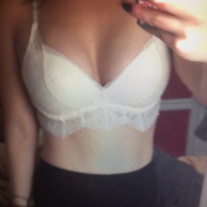 Frustrée, je cherche un soumis Samira - rencontre-Dominatrice-Saint-Denis